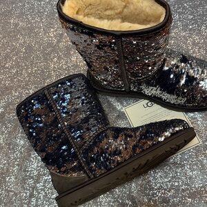 UGG Women's Sequin Short Boots in Blue and Silver/Bronze